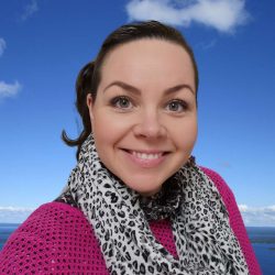 eijaselina_ pinkki_sininen_valmentaja (Instagram-postaus (Neliönmuotoinen))